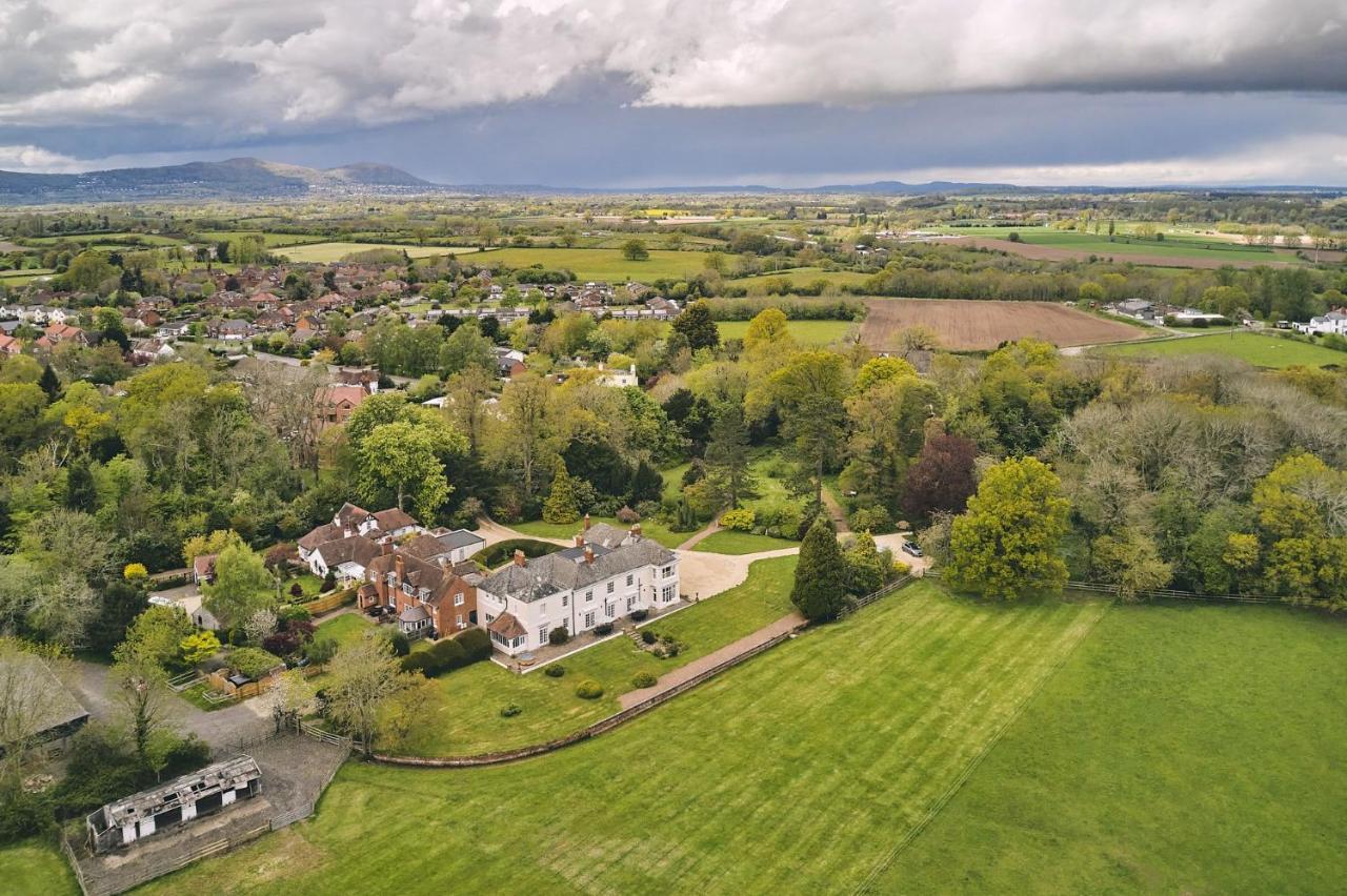 Equestrian Manor Villa Upton upon Severn Exterior photo