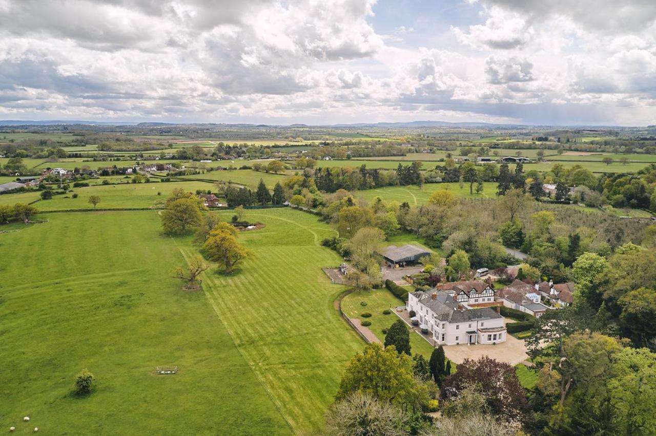 Equestrian Manor Villa Upton upon Severn Exterior photo